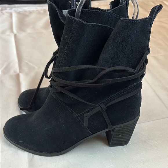 🐈‍⬛Toms Mila Black Heeled Boots with ankle wrap Design - Picture 4 of 7